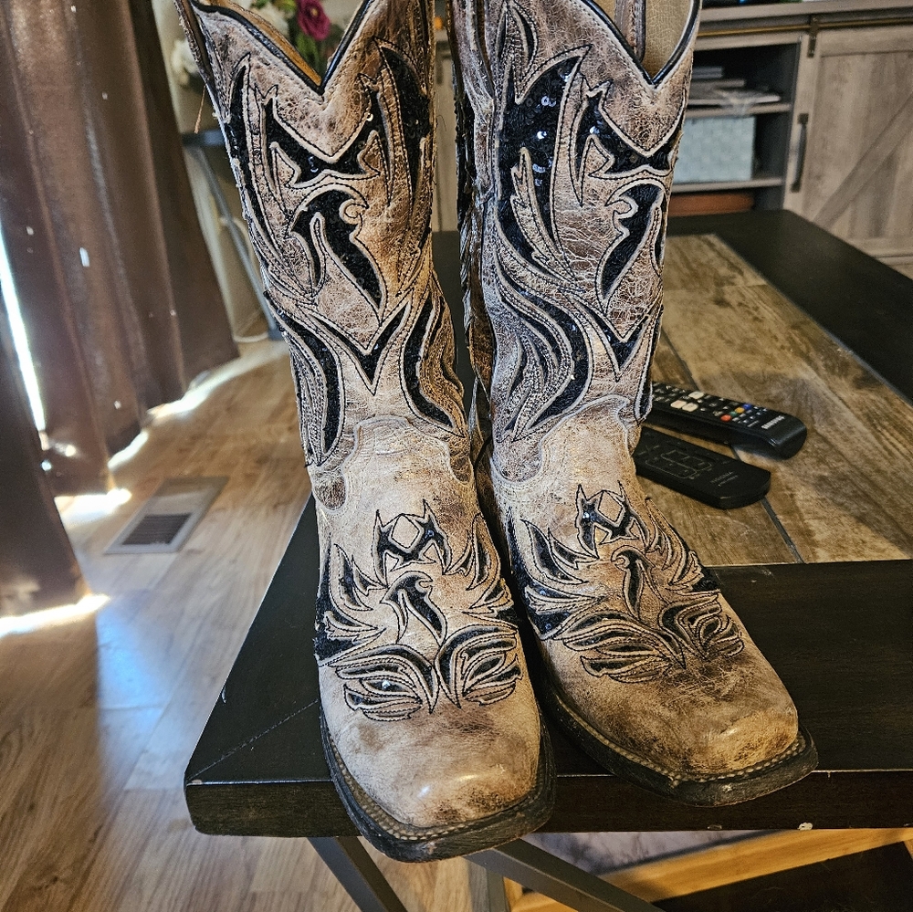 Corral womens 6.5 M cowgirl boots